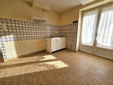 Fort potentiel MAISON+GRANGE+TERRAIN POUILLE LES COTEAUX