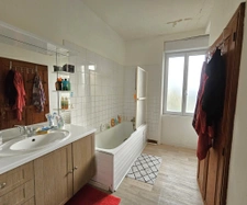 Maison de ville familiale - bourg Mésanger