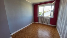 MAISON 3 CHAMBRES AVEC BEAU TERRAIN