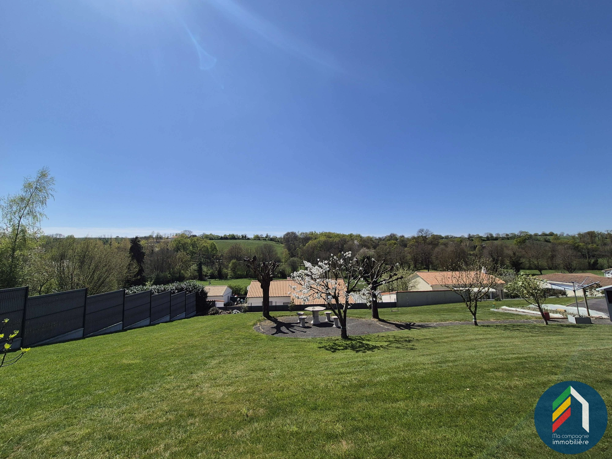 terrain constructible · à La Meilleraie-Tillay · 30 000 €