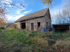 4 murs un toit sur 2 hectares à la campagne