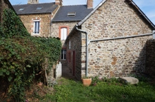 CENTRE BOURG - MAISON AVEC JARDIN