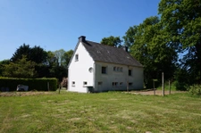 Grande maison familiale à PABU avec vaste terrain arboré