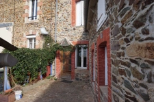 CENTRE BOURG - MAISON AVEC JARDIN