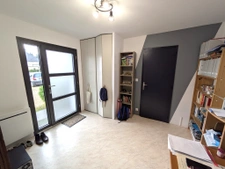 Belle maison, grande pièce de vie, 5 chambres.