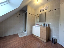 Maison 167m2, 6 chambres, à la sortie de Grandchamp directio