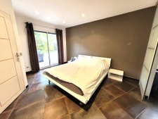 Maison 4 chambres + un bureau avec piscine