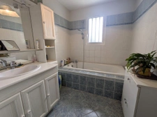 Maison 167m2, 6 chambres, à la sortie de Grandchamp directio