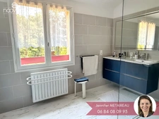 Sur superbe parcelle arborée, maison 3 chambres + bureau ave