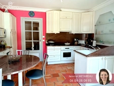 Sur superbe parcelle arborée, maison 3 chambres + bureau ave