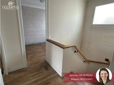 Coeur de bourg ! Au calme, maison à rénover non mitoyenne av