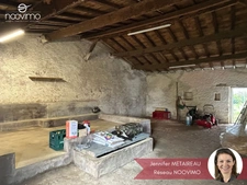 Maison ancienne à rénover avec grand garage et belle dépenda