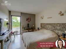 Belle bâtisse rénovée en pierre avec piscine et studio indép