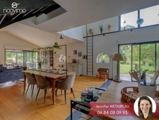 Belle bâtisse rénovée en pierre avec piscine et studio indép