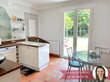 Sur superbe parcelle arborée, maison 3 chambres + bureau ave