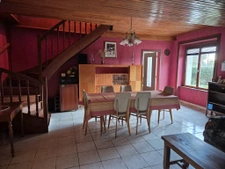 Maison en pierres à rénover avec dépendances et terrain de 9