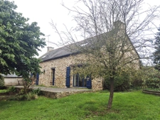 Maison familiale en pierres rénovée 4 chambres sur beau terr