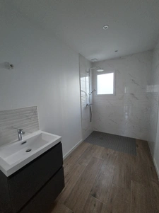 Maison neuve de plain pied 3 chambres garage jardin et terra