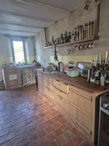 Maison en pierres rénovée 3 chambres 1 bureau terrain 540m2