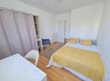 4  PIECES 70 m2 DERNIER ETAGE AVEC PLACE DE PARKING 