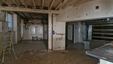 ANCIEN COMMERCE AVEC LOGEMENT ET GROS POTENTIEL