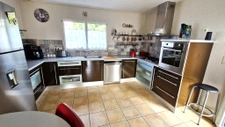 MAISON CONTEMPORAINE DE 2001, COMMODITES A PIED.