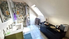 MAISON CONTEMPORAINE DE 2001, COMMODITES A PIED.