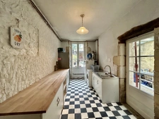 Maison de 6 chambres, salon, cuisine, coeur de ville de Civr