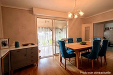 maison de plain-pied de 97m2 avec dépendances et jardin, 3 c