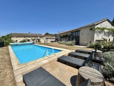 domaine d'habitation de 230m2, 5 chambres, piscine, dépendan
