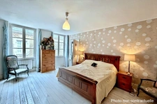 Maison de 6 chambres, salon, cuisine, coeur de ville de Civr