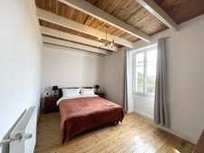 Belle maison en pierre de 4 chambres en bordure de village