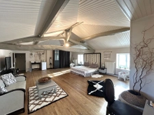 longère en pierres avec granges , 3 chambres, possibilité ch