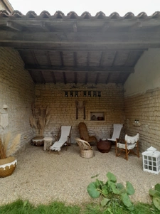 longère en pierres avec granges , 3 chambres, possibilité ch