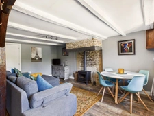 domaine d'habitation de 230m2, 5 chambres, piscine, dépendan