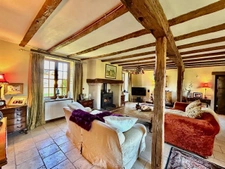 Domaine de campagne comprenant 3 habitations, un lac, un boi