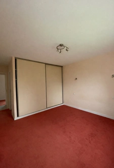 Plain-pied avec grand jardin arboré - Bungalow with large la