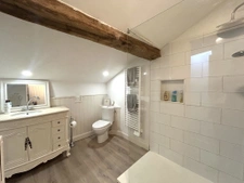 Maison avec grange et terrain de 3 800 m2 / House with barn 