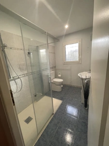 Plain-pied avec grand jardin arboré - Bungalow with large la