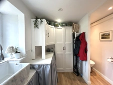 Maison avec grange et terrain de 3 800 m2 / House with barn 