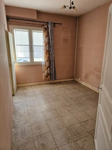 Nantes La Perverie. Maison à rénover de 76m2 avec un beau ja