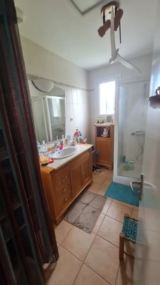 Maison de plain pied de plus de 100 m2 , 4 chambres et beau 