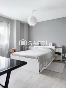 Charmante maison tout confort avec piscine, au calme