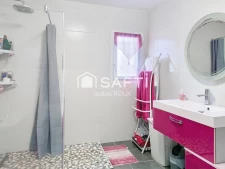 Charmante maison tout confort avec piscine, au calme