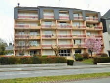 DUPLEX AVEC BALCON ET GARAGE, PROCHE CENTRE VILLE