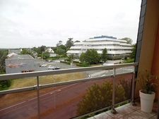 DUPLEX AVEC BALCON ET GARAGE, PROCHE CENTRE VILLE