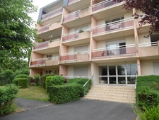 DUPLEX AVEC BALCON ET GARAGE, PROCHE CENTRE VILLE