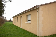 Maison de plain-pied au calme   4 chambres   1 650 m2 de ter