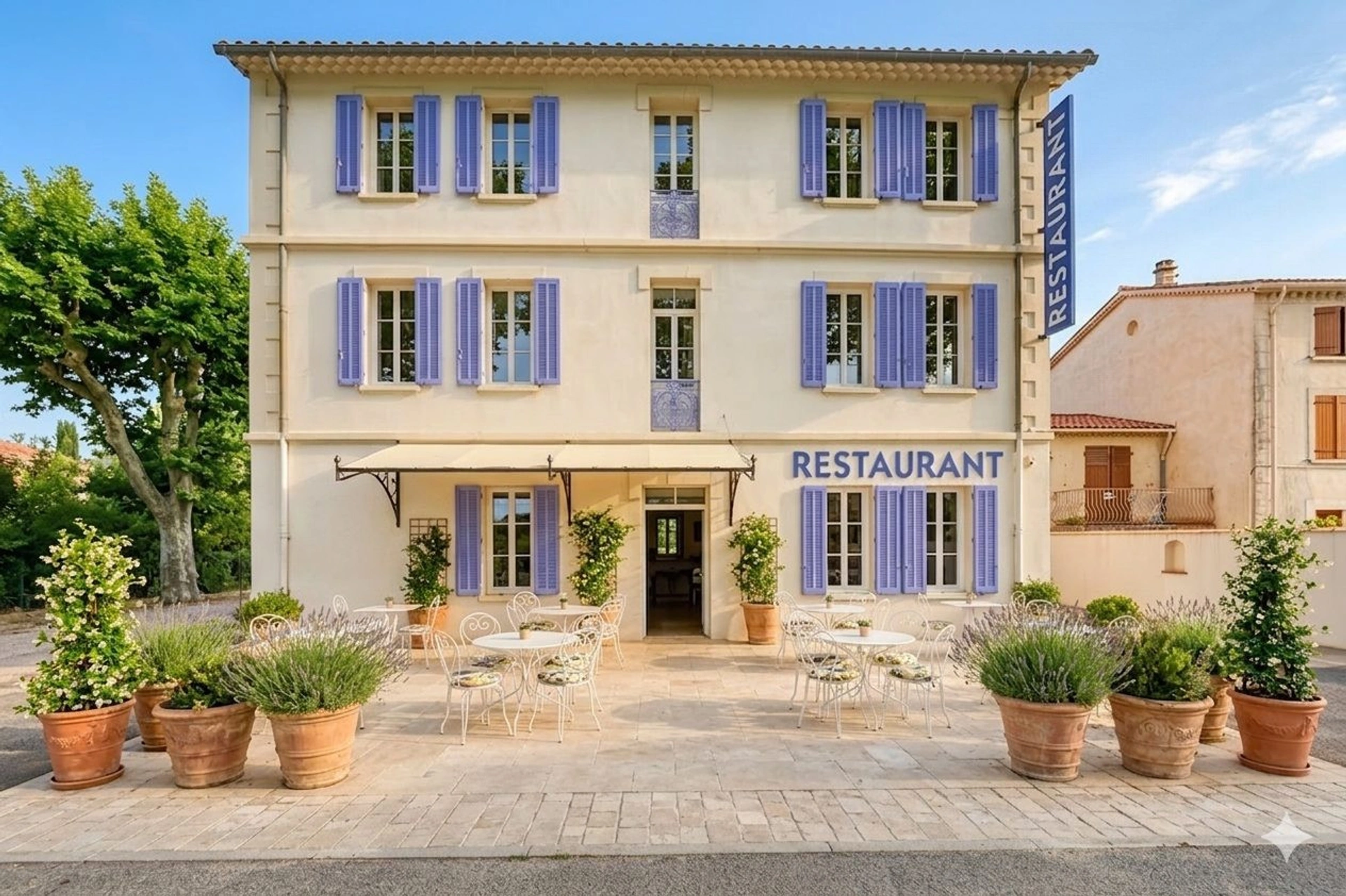 Hôtel restaurant à Carnoules, vue d’ensemble
