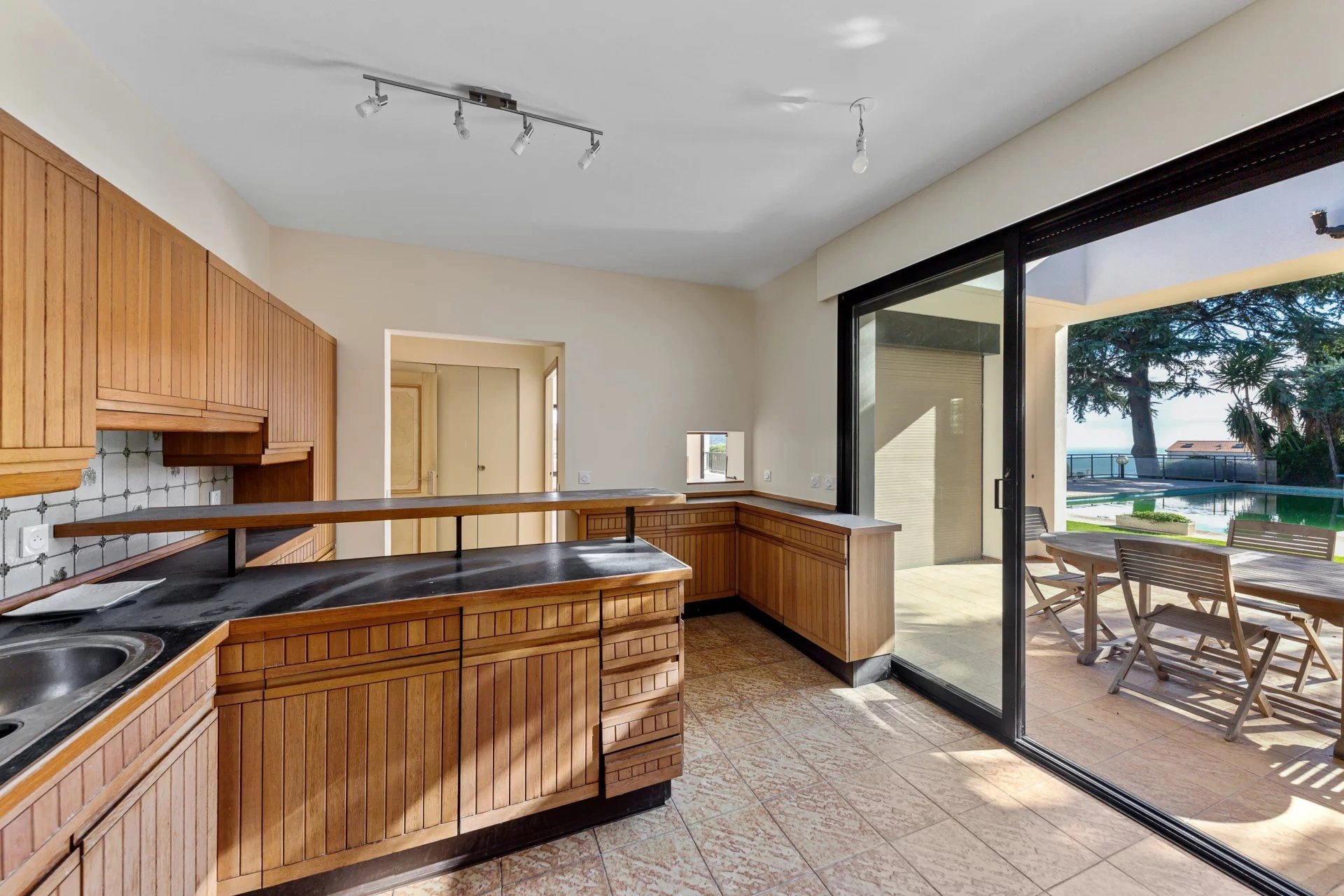 Villa californienne Nice Ouest, vue 10
